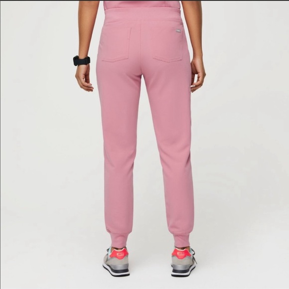 NWT FIGS SCRUB ZAMORA JOGGERS TALL IN CHALK PINK - Picture 3 of 9